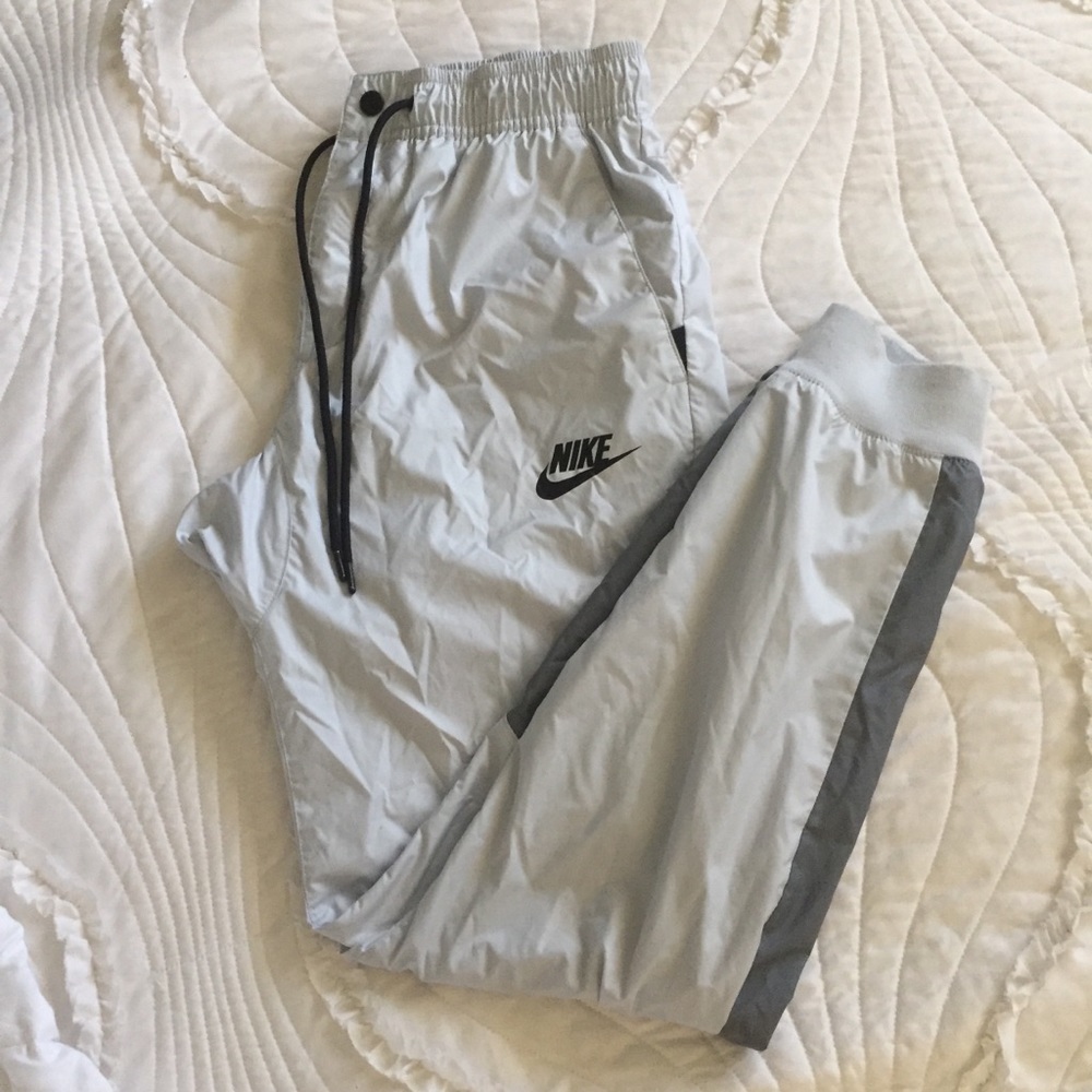 NEW Nike Men’s Windrunner Cuffed Track Pants